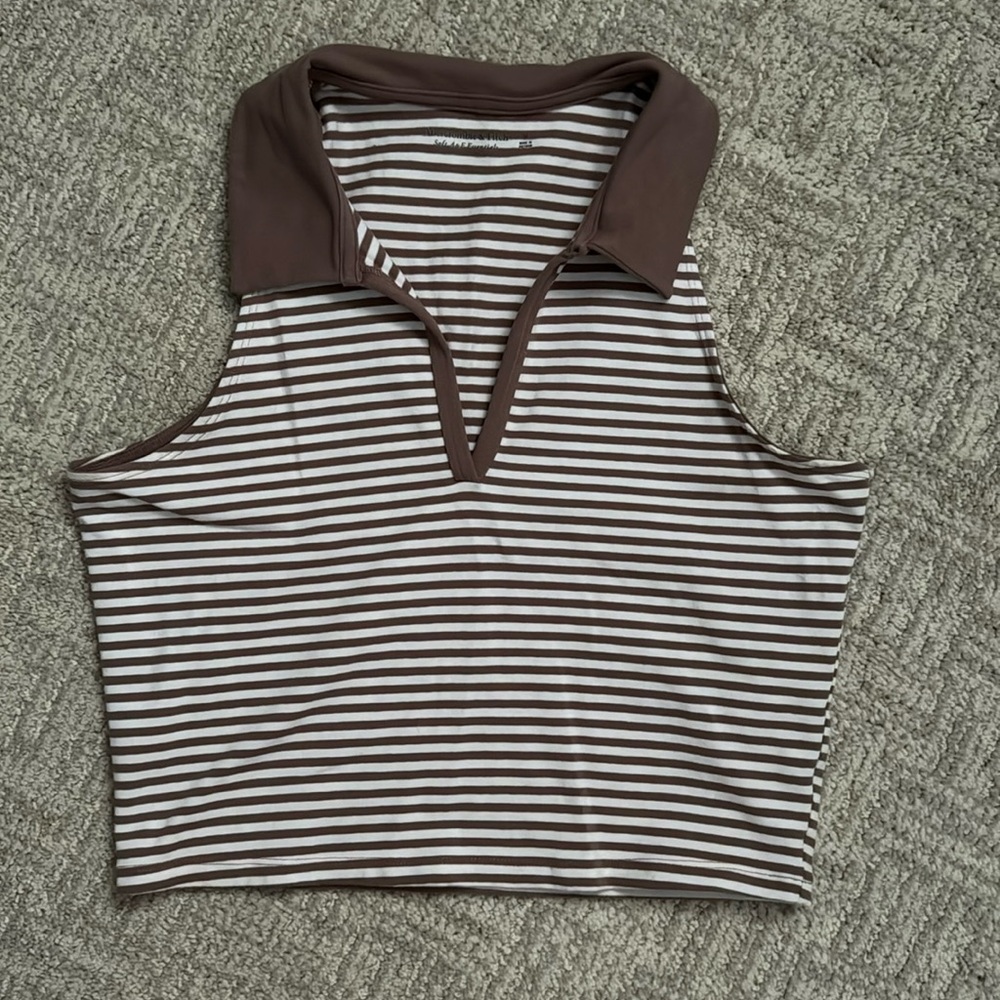Abercrombie essentials cropped tank